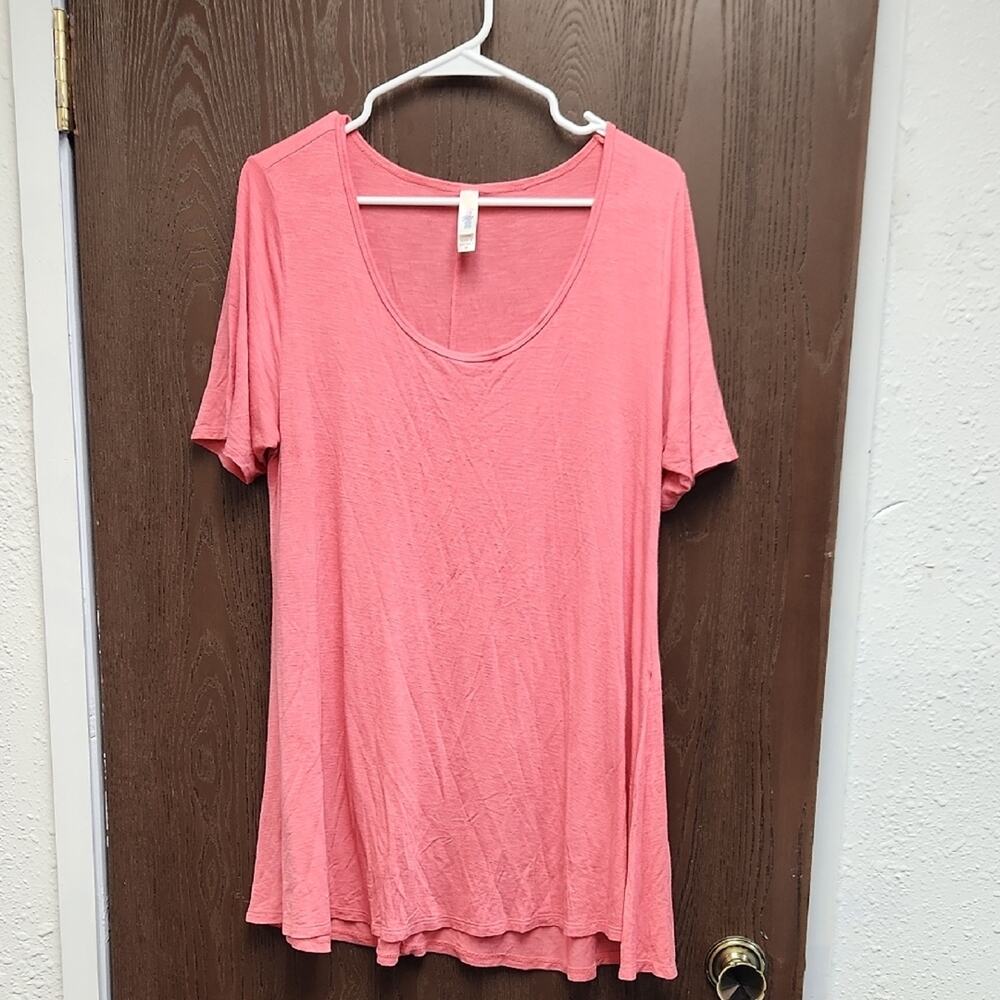 🚨2/$25 or 5/$50🚨LuLaRoe Coral Short Sleeve Tee